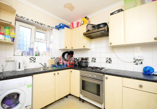  Image of 3 Bedroom Flat  For Sale at Woolridge Way  Hackney, E9 6PP