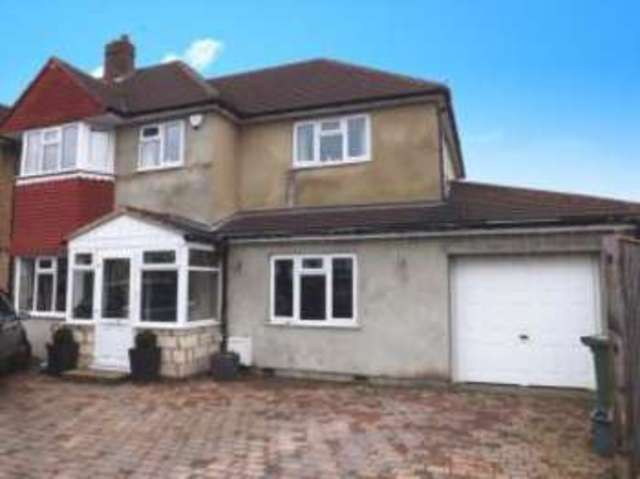  Image of 4 Bedroom Semi-Detached  For Sale at Worcester Park  Worcester Park, KT4 7QN