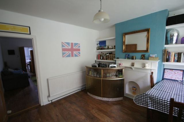  Image of 3 Bedroom Terraced  For Sale at Wycliffe Grove  Nottingham, NG3 5FP