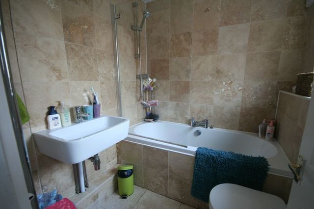  Image of 3 Bedroom Terraced  For Sale at Wycliffe Grove  Nottingham, NG3 5FP