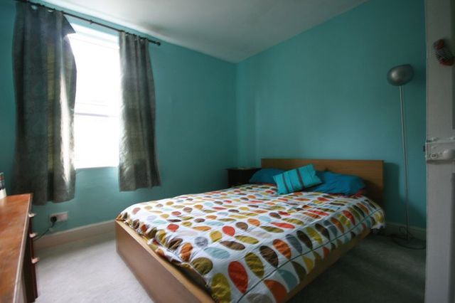  Image of 3 Bedroom Terraced  For Sale at Wycliffe Grove  Nottingham, NG3 5FP