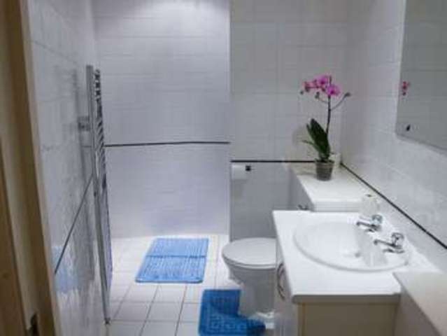  Image of 2 Bedroom Property  To Rent at Bishopsgate  London, EC2M 4NR
