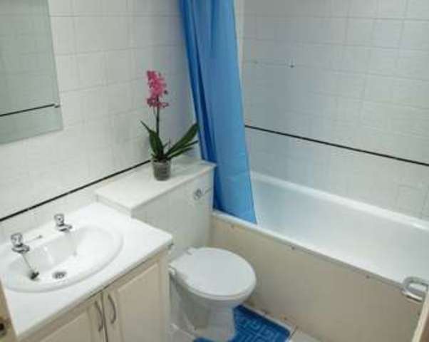 Image of 2 Bedroom Property  To Rent at Bishopsgate  London, EC2M 4NR