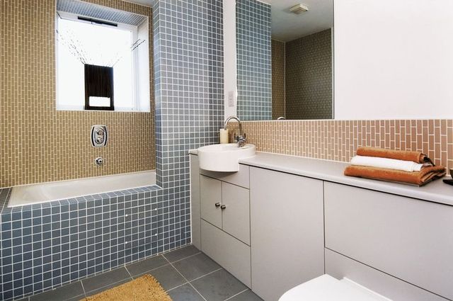  Image of 3 Bedroom Flat  To Rent at Kew Bridge Court  London, W4 3AZ