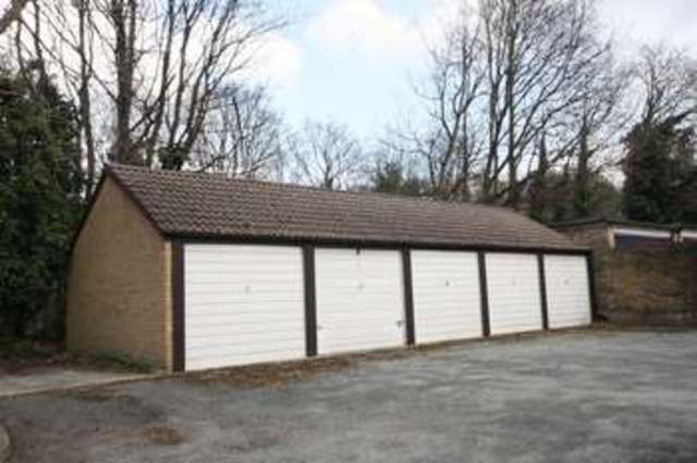  Image of 2 Bedroom Flat  For Sale at Beckenham Kent Beckenham, BR3 5NY