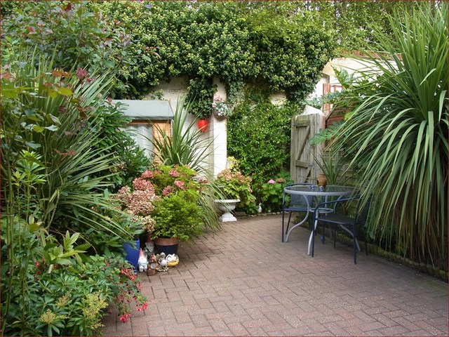  Image of 2 Bedroom Terraced  For Sale at Artesian Grove  New Barnet, EN5 5HU