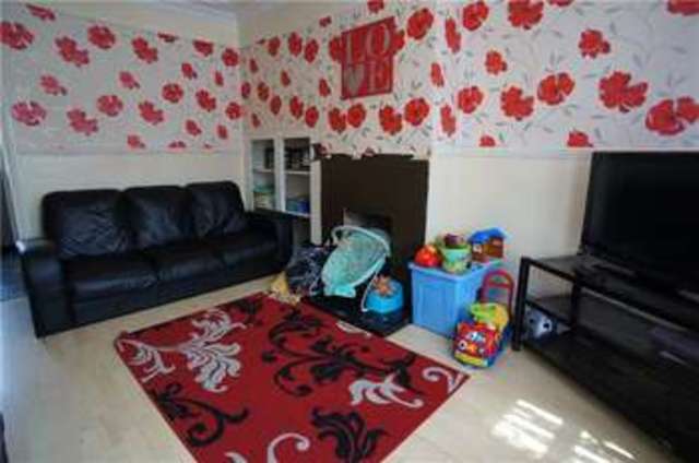  Image of 3 Bedroom Terraced  For Sale at Gravesend Kent Singlewell or Ifield, DA12 5LW