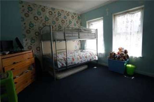  Image of 3 Bedroom Terraced  For Sale at Gravesend Kent Singlewell or Ifield, DA12 5LW