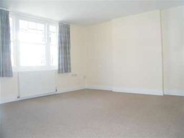  Image of 2 Bedroom Apartment  To Rent at Abingdon-on-Thames, OX14 3QH