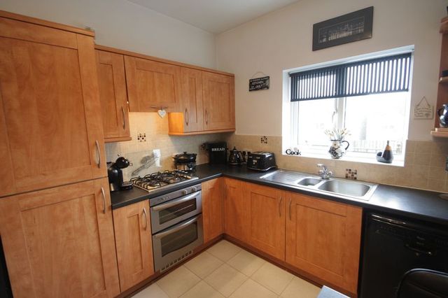  Image of 4 Bedroom Detached  For Sale at Blackberry Way  Siddal, HX3 9EP