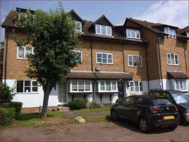  Image of 2 Bedroom Property  For Sale at Boleyn Way  NEW BARNET, EN5 5JS