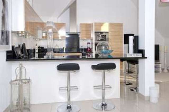  Image of 2 Bedroom Flat  For Sale at Boscombe Bournemouth Hampshire, BH5 1LE