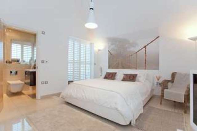  Image of 2 Bedroom Flat  For Sale at Boscombe Bournemouth Hampshire, BH5 1LE