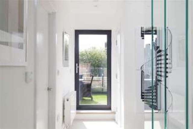  Image of 4 Bedroom Detached  For Sale at East Dulwich, SE5 8DL