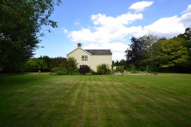  Image of 5 Bedroom Detached  For Sale at Brownhill Lane Array New Longton, PR4 4SJ