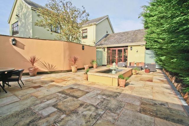  Image of 5 Bedroom Detached  For Sale at Brownhill Lane Array New Longton, PR4 4SJ