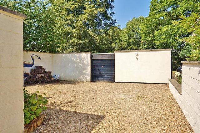  Image of 4 Bedroom Detached  For Sale at Burcot  Abingdon, OX14 3DH