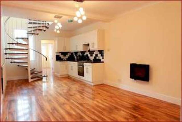  Image of 4 Bedroom Terraced  For Sale at Calvert Road  Barnet, EN5 4HJ