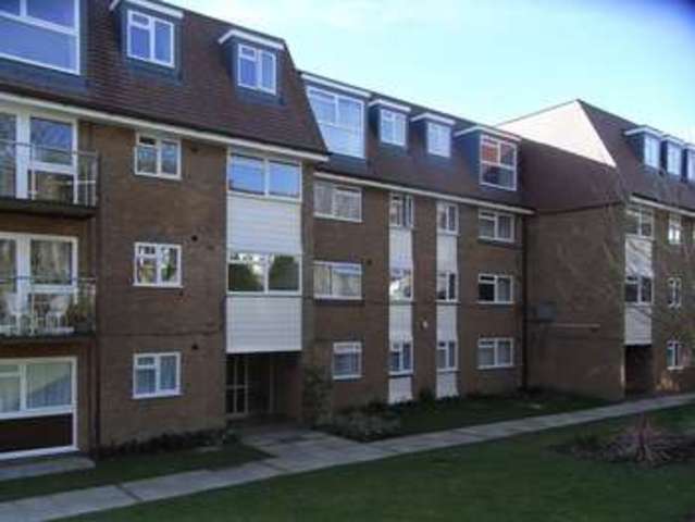  Image of 2 Bedroom Property  For Sale at Cat Hill East Barnet Barnet, EN4 8HF