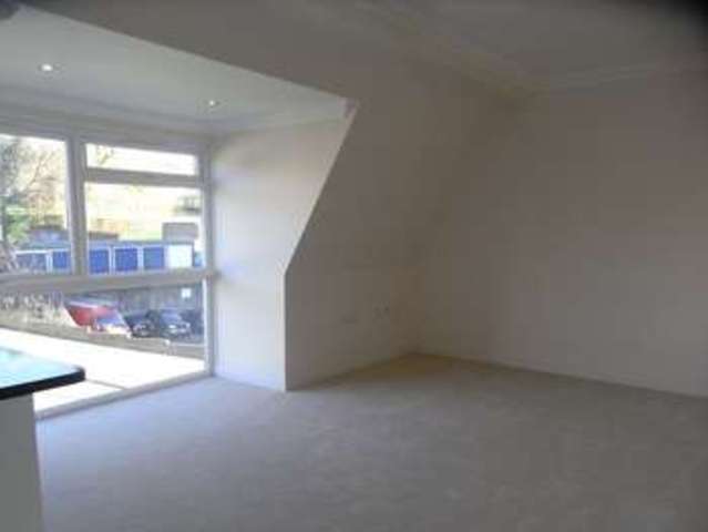  Image of 2 Bedroom Property  For Sale at Cat Hill East Barnet Barnet, EN4 8HF