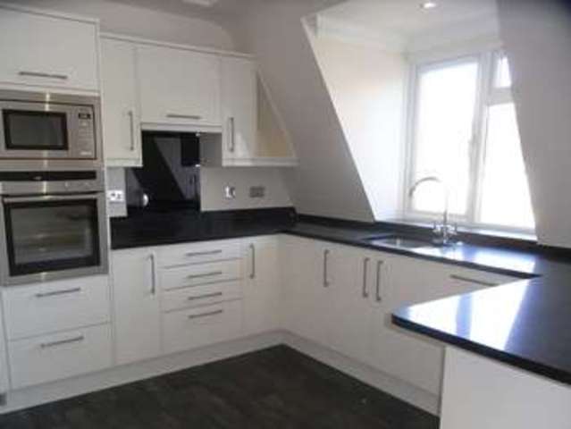 Image of 2 Bedroom Property  For Sale at Cat Hill East Barnet Barnet, EN4 8HF