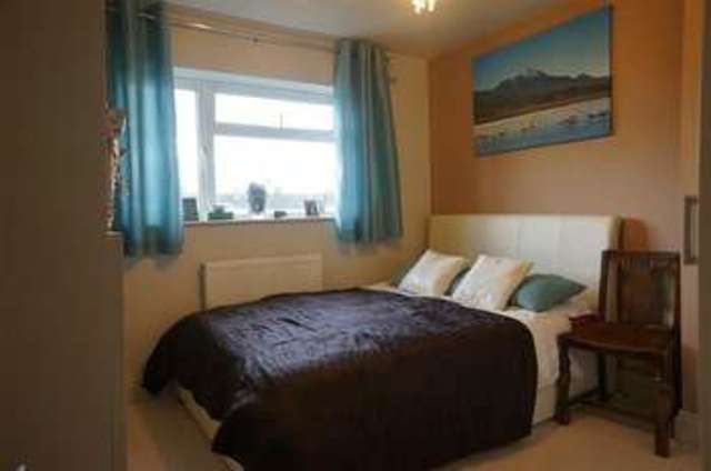  Image of 2 Bedroom Flat  For Sale at Abingdon, OX14 1HN
