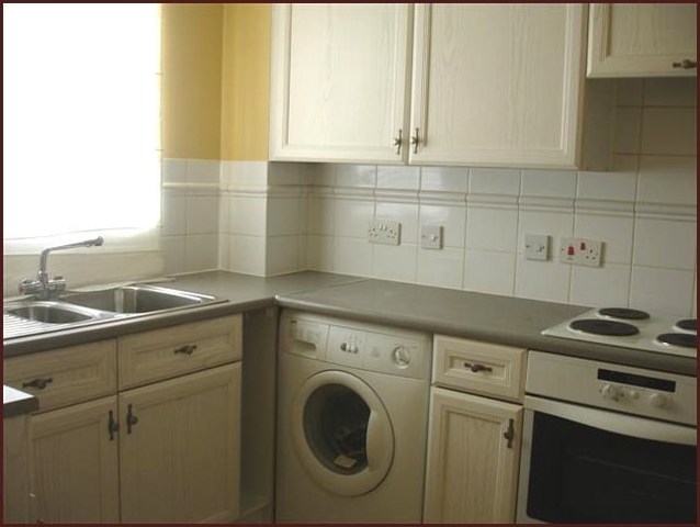  Image of 2 Bedroom Flat  For Sale at Clarence Close  New Barnet, EN4 8AD