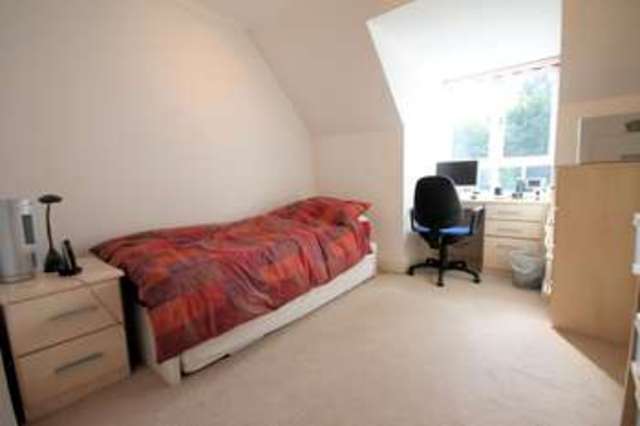  Image of 2 Bedroom Apartment  For Sale at Edgware Middx Edgware, HA8 8HU