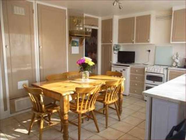  Image of 3 Bedroom Terraced  For Sale at Crocus Field  Barnet, EN5 2UA