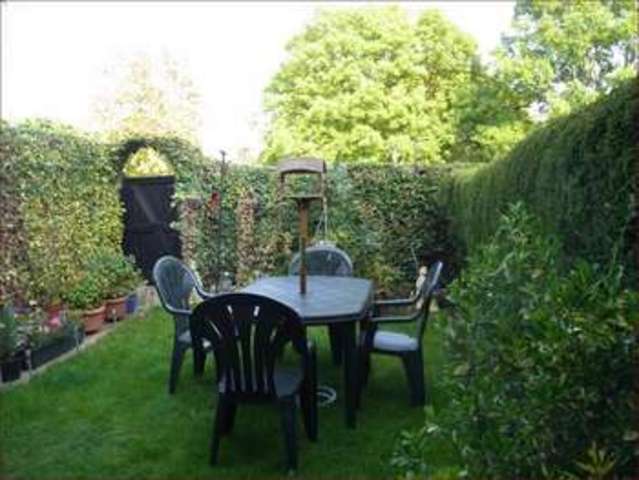  Image of 3 Bedroom Terraced  For Sale at Crocus Field  Barnet, EN5 2UA