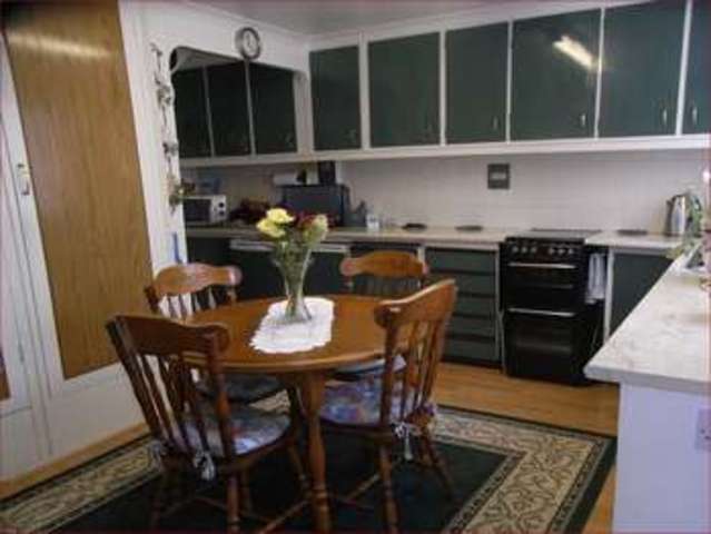  Image of 3 Bedroom Terraced  For Sale at Crocus Field  Barnet, EN5 2UB
