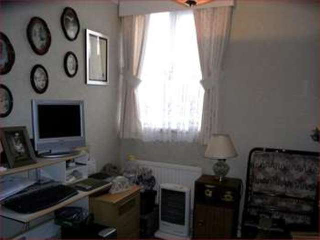 Image of 3 Bedroom Terraced  For Sale at Crocus Field  Barnet, EN5 2UB