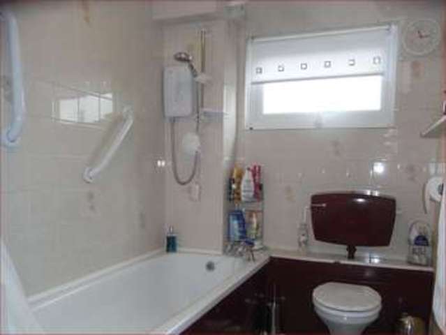  Image of 3 Bedroom Terraced  For Sale at Crocus Field  Barnet, EN5 2UB
