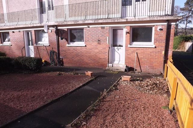  Image of 1 Bedroom Flat  For Sale at Crossclyde View  Crossford, ML8 5NN