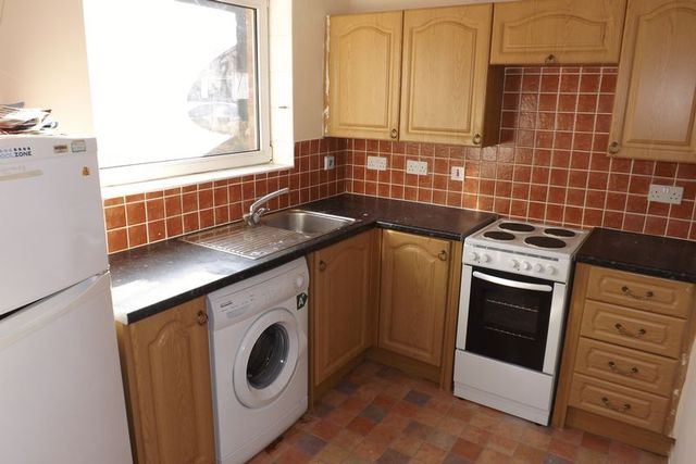  Image of 1 Bedroom Flat  For Sale at Crossclyde View  Crossford, ML8 5NN