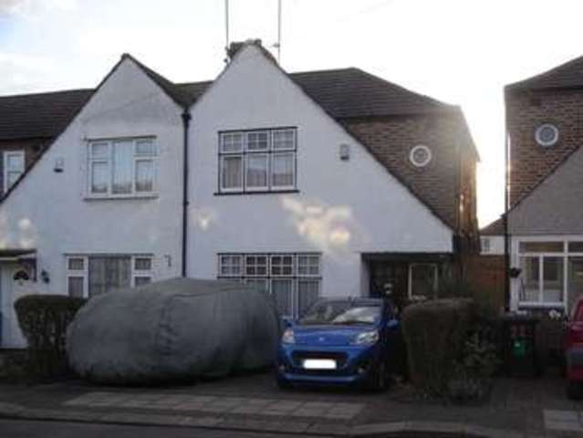  Image of 3 Bedroom Property  For Sale at Dale Close New Barnet Barnet, EN5 1BH