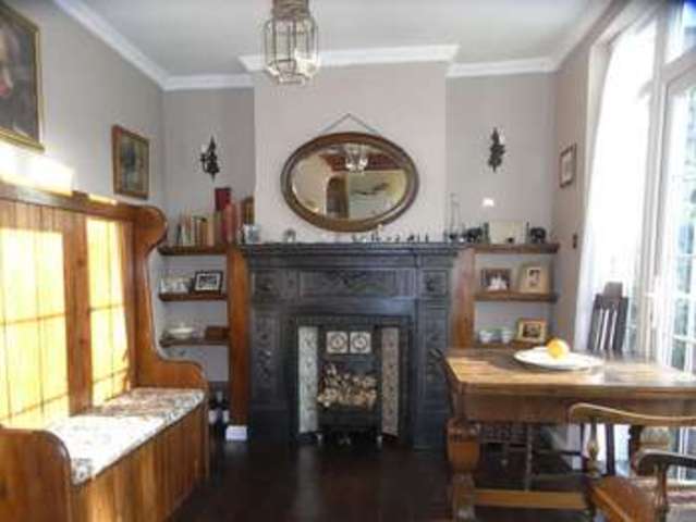  Image of 3 Bedroom Property  For Sale at Dale Close New Barnet Barnet, EN5 1BH