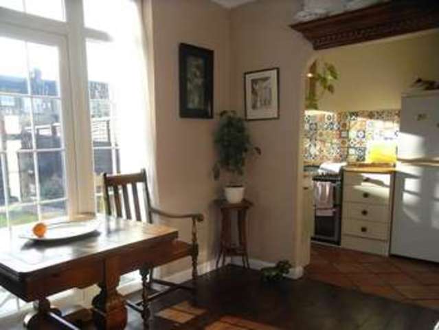  Image of 3 Bedroom Property  For Sale at Dale Close New Barnet Barnet, EN5 1BH