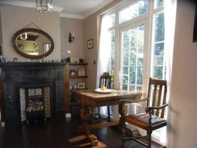  Image of 3 Bedroom Property  For Sale at Dale Close New Barnet Barnet, EN5 1BH