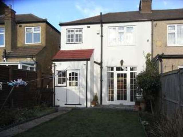  Image of 3 Bedroom Property  For Sale at Dale Close New Barnet Barnet, EN5 1BH