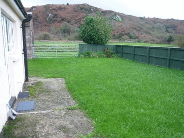  Image of 2 Bedroom Semi-Detached  To Rent at Dinas Cross Newport, SA42 0XY