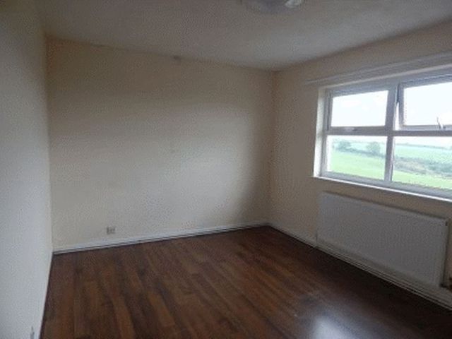  Image of 2 Bedroom Flat  To Rent at Scleddau Fishguard, SA65 9QT