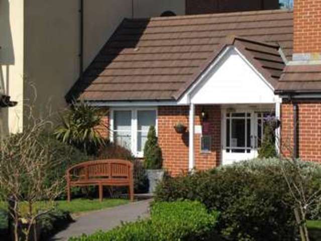  Image of 1 Bedroom Flat  For Sale at East Cosham  Hampshire, PO6 2HZ