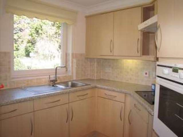  Image of 1 Bedroom Flat  For Sale at East Cosham  Hampshire, PO6 2HZ