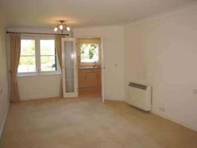 Image of 1 Bedroom Flat  For Sale at East Cosham  Hampshire, PO6 2HZ