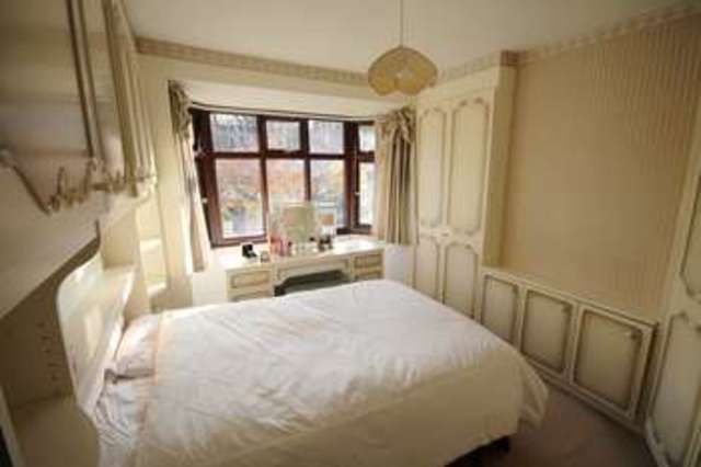  Image of 3 Bedroom End Of Terrace  For Sale at Beckenham Kent Eden Park, BR3 3HY