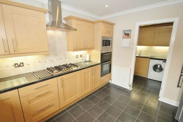  Image of 5 Bedroom Property  For Sale at Erskine Street  Alloa, FK10 2AX