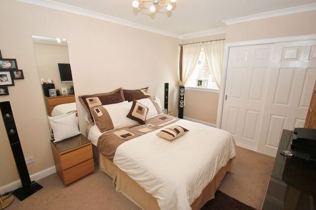  Image of 5 Bedroom Property  For Sale at Erskine Street  Alloa, FK10 2AX