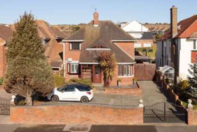  Image of 4 Bedroom Detached  For Sale at Farlington Portsmouth Hampshire, PO6 1AA