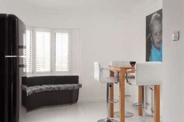  Image of 4 Bedroom Detached  For Sale at Farlington Portsmouth Hampshire, PO6 1AA